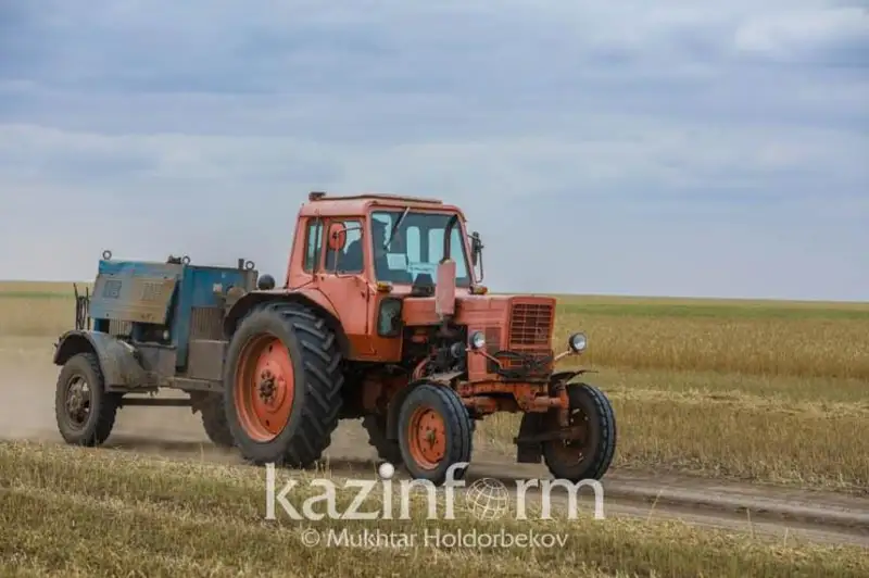 Казахстанец стал призером «Тракторного биатлона» в Удмуртии