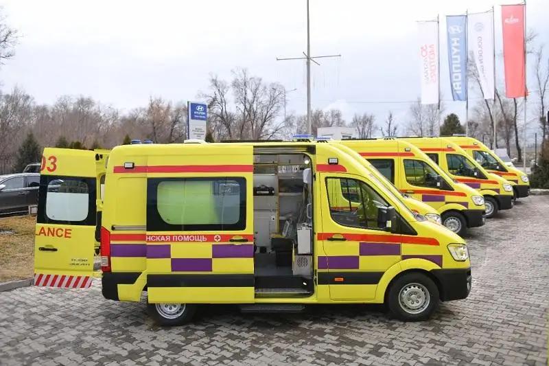 Jambyl aýrýhanalaryna 20 reanımobıl men 20 sanıtarlyq avtokólik alynady