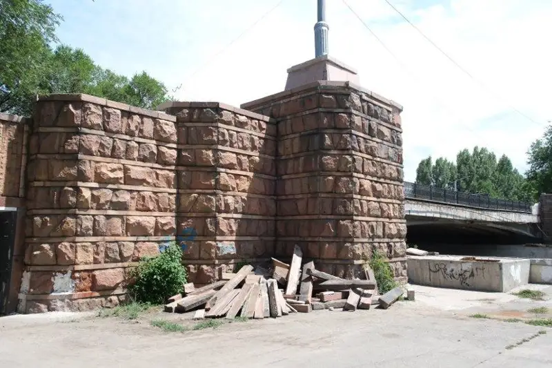 Реконструкцию моста по Сейфуллина через БАК показали в акимате Алматы