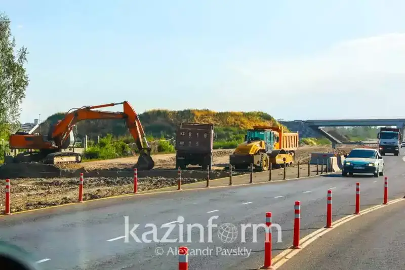 Bıyl Almatyda 200 shaqyrym jol jóndeledi