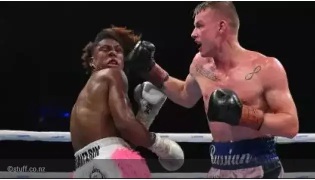 ءالىمحان ۇلى سالماعىنداعى چەمپيون نوكداۋننان كەيىن تۇرىپ قارسىلاسىن نوكاۋتقا ءتۇسىردى