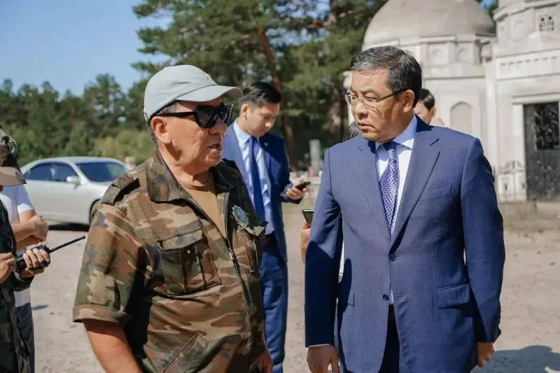 Аким области Абай посетил ряд объектов в Семее