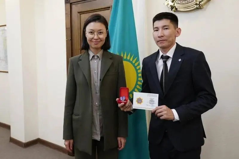 «Semeı ormany» tabıǵı rezervatynda bolǵan órt kezinde qaısarlyq kórsetken mamandar marapattaldy