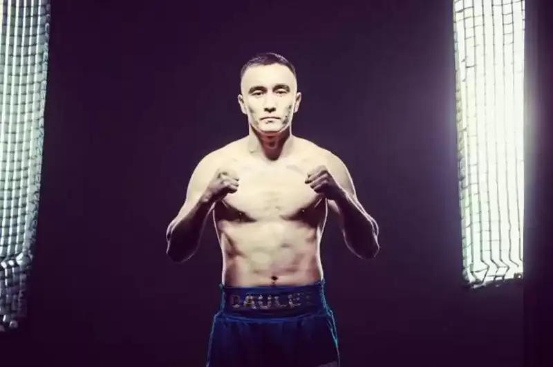 Ўнта ғалабага эга қозоғистонлик боксчи Европада жанг ўтказади