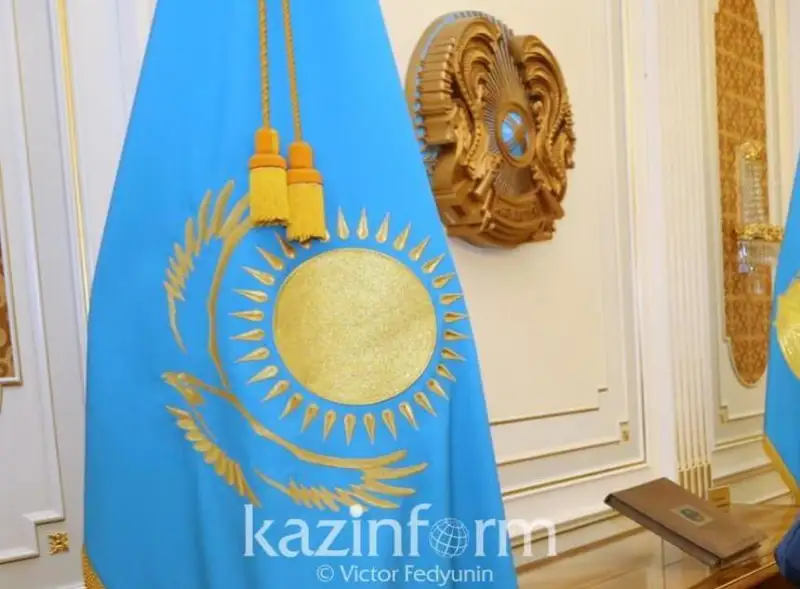 مەملەكەتتىك رامىزدەردى قورلاعاندار 10 ميلليون تەڭگە ايىپپۇل تولەيدى