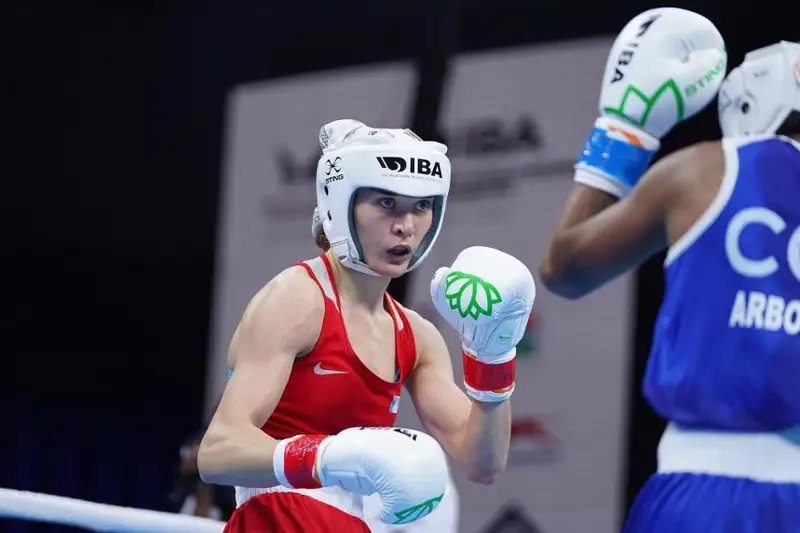 Карина Ибрагимова  нокаутом выиграла первый бой на ЧМ-2023 по боксу