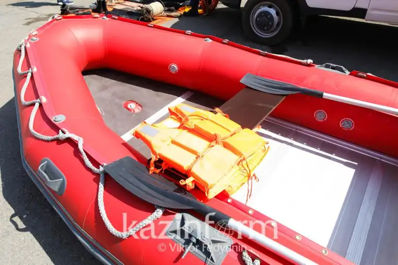 Тонущего ребенка спасли в Астане