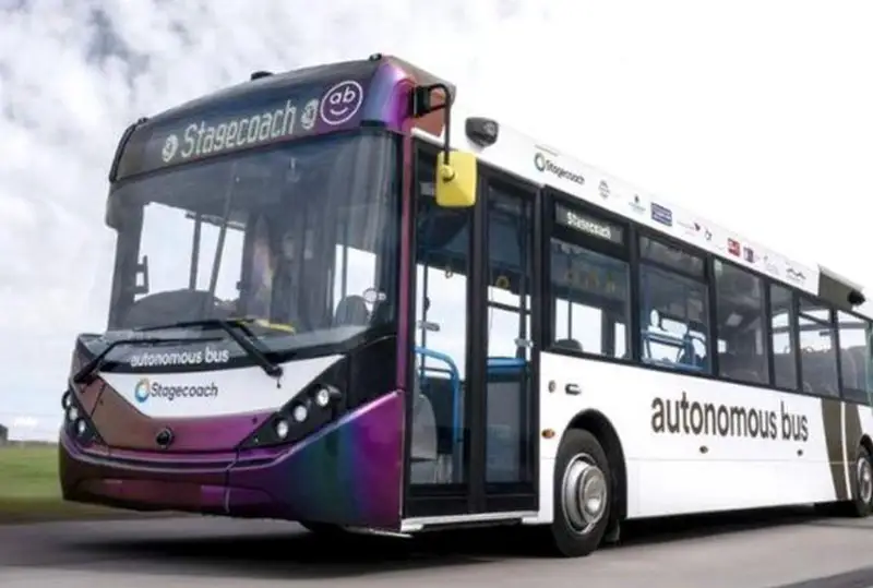 Первый беспилотный автобус запустили в Шотландии