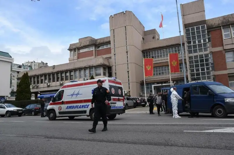 Chernogorııa astanasynyń sot ǵımaratynda jarylys boldy