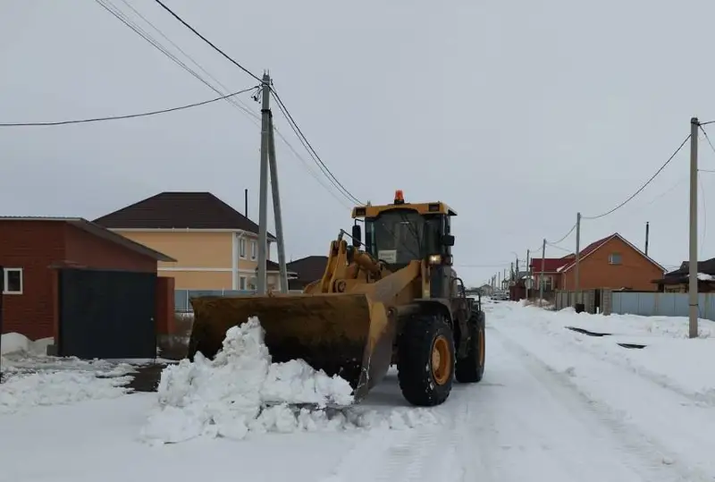 Более 7000 кубометров снега вывезли за сутки в Акмолинской области