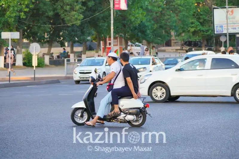 Almatyda mototsıkl, moped júrgizýshileri jyl basynan beri 10 myńǵa jýyq jol erejesin buzǵan