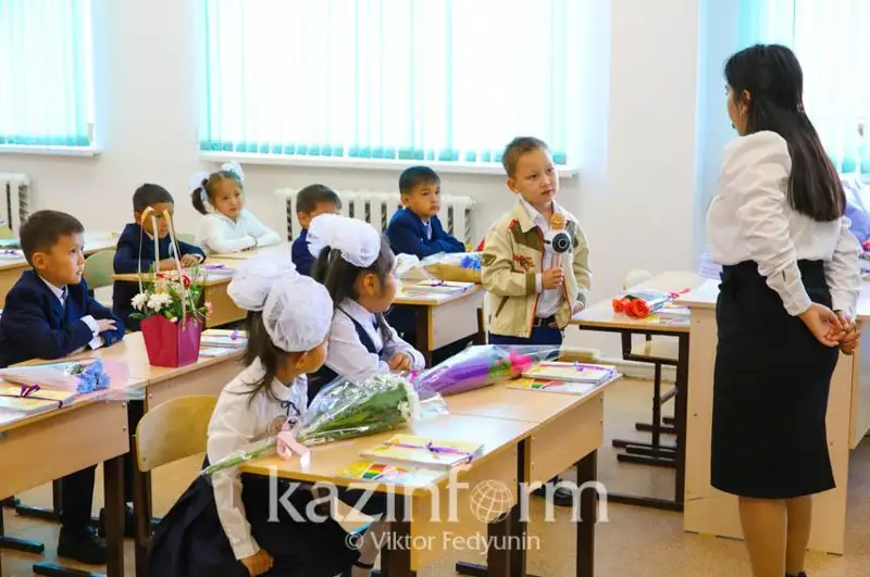 Английский язык исключат из школьной программы 2 класса в Казахстане