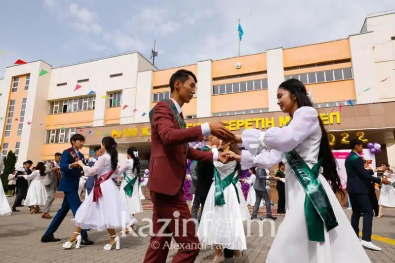 الماتىدا مەكتەپ ءبىتىرۋ كەشى قالاي وتەدى