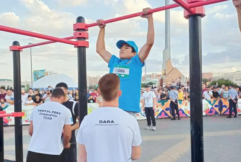 Tartyl Fest fınalyna qatysatyn oqýshy Kók týdy bıikte jelbiretýdi armandaıdy