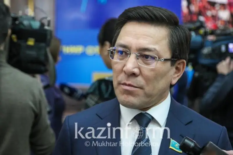Qoǵamdaǵy máselelerdi sheshetin bolsaq, halyqtyń bılikke degen senimi artady - Nurtaı Sabılıanov
