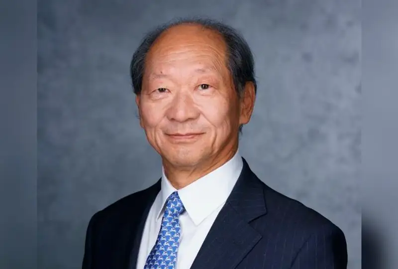 纳扎尔巴耶夫大学校长胜茂夫辞职