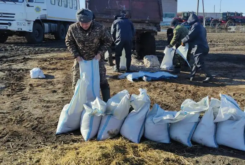 Более 53 тысяч кубометров воды откачали за сутки в Костанайской области