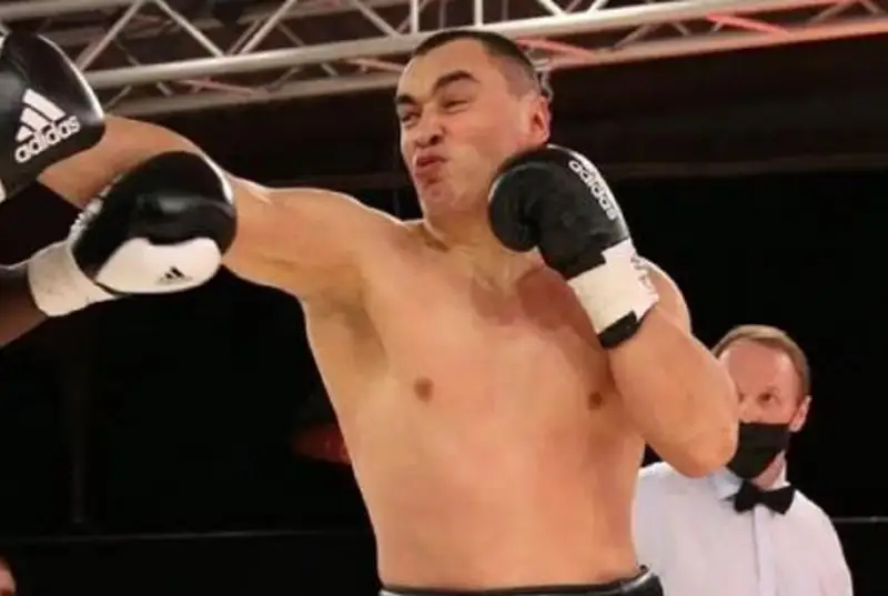 Официально анонсирован бой Жана Кособуцкого с лучшим молодым супертяжем в мире