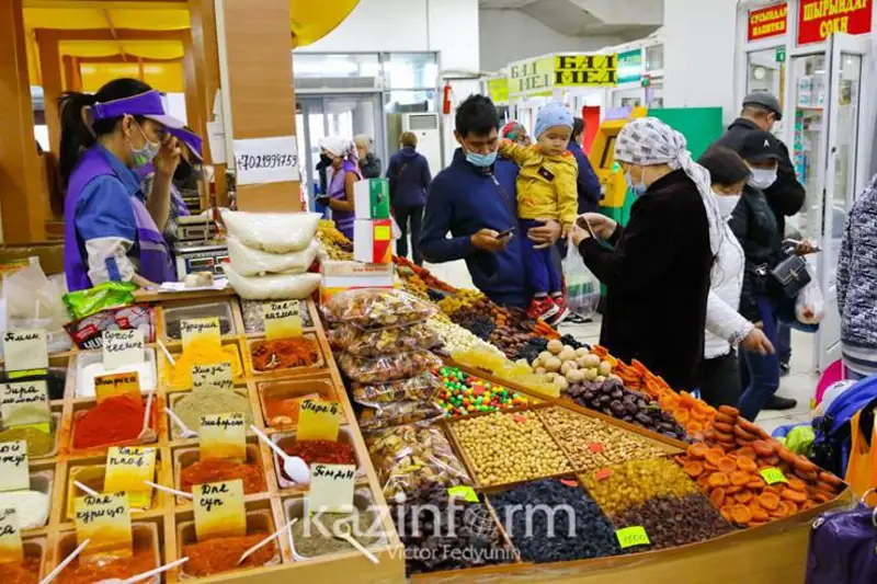 Úsh oblysta halyqqa usynylatyn saýda alańdarynyń kólemi qysqarmaq