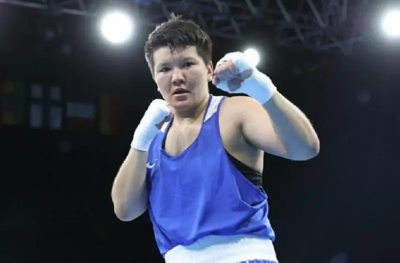 Казахстан выиграл первое «серебро» на чемпионате Азии-2022 по боксу