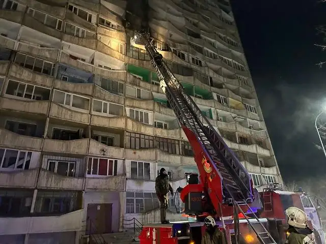 После взрыва жилой дом обесточили в Караганде