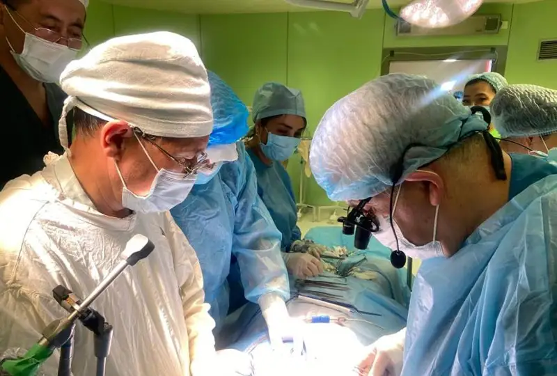 Almatyda traheıa men kómeı stenozy bar balalarǵa alǵash ret ota jasaldy