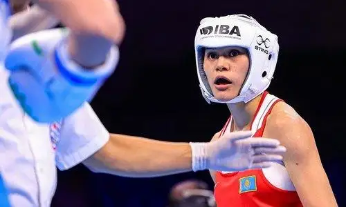 Казахстанская боксерша Алуа Балкибекова вышла в полуфинал ЧМ-2023