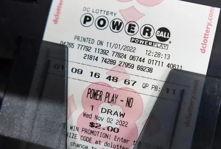 На обладателя крупнейшего джекпота в истории лотерей в 2 млрд долларов подали в суд