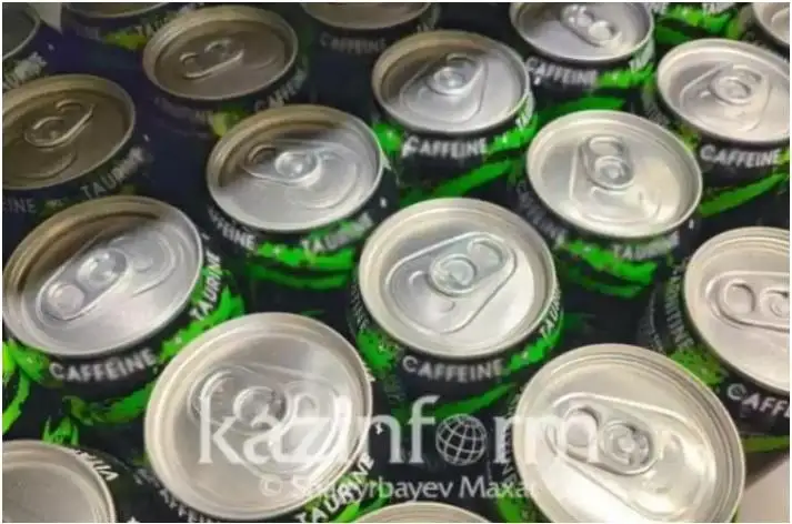 قازاقستان جاس وسپىرىمدەرىنىڭ 3 پايىزى كۇن سايىن ەنەرگەتيكالىق سۋسىن ىشەدى - زەرتتەۋ