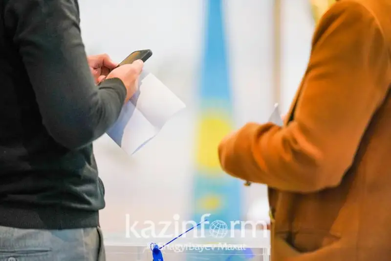 Partııalar men ózin-ózi usynýshylar saılaýshylardyń daýysy úshin kúresedi – sarapshy