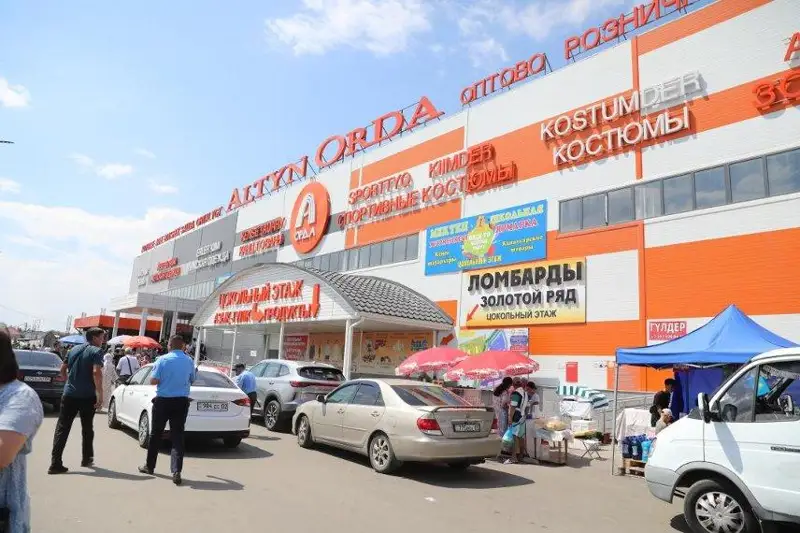 Арман Шаккалиев проверил рынки «Алтын Орда» и «Кенжехан» в Алматы