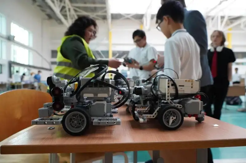 RoboZerde-2023: лучших конструкторов роботов столицы собрал фестиваль имени Алихана Максута