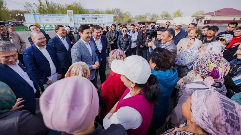 Jastardy qoldaý, aýyldy damytý: Altaı Kólginov Qyzylorda oblysynyń turǵyndarymen kezdesti