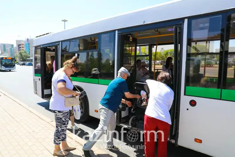 Astanada on úsh avtobýstyń marshrýty ózgeredi