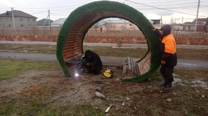 Последствия ураганного ветра ликвидируют в Таразе