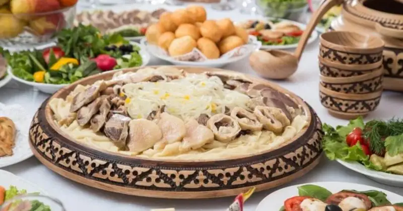 قازاقتار ەتتى ەشقاشان «بەشبارماق» دەمەگەن - انار فازىلجان