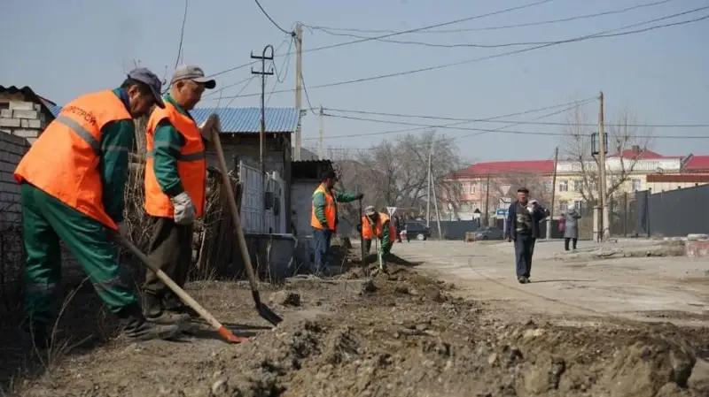 Semeıdegi joldardyń 60 paıyzy jóndeýdi qajet etedi
