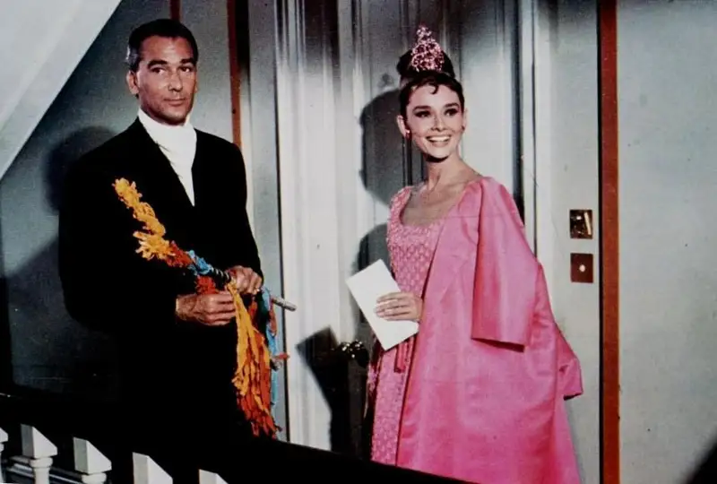 Одри Хепберннинг «Тиффани билан нонушта»даги кўйлаги қанча туради