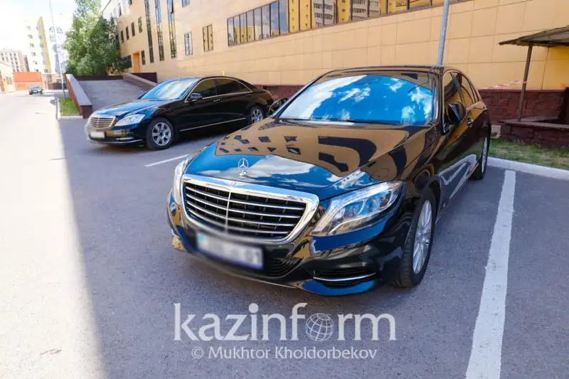 قازاقستان مينيسترلەرى قانداي كولىكپەن جۇرەدى