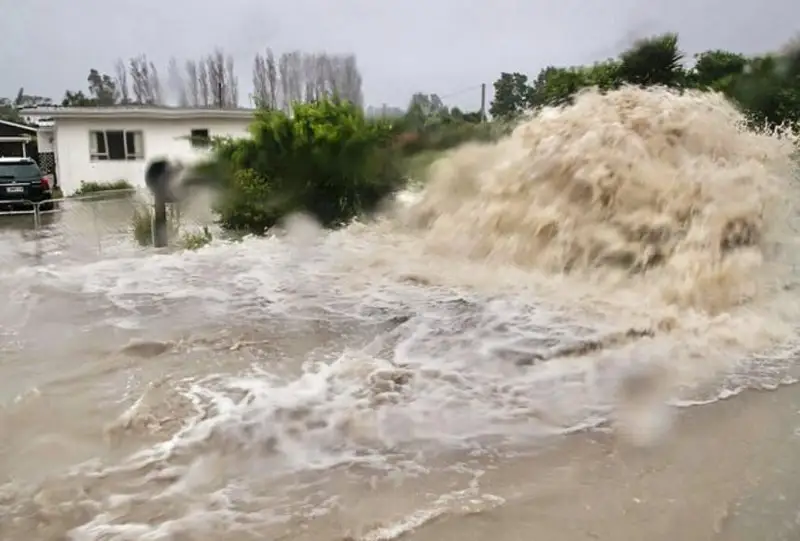 Власти Новой Зеландии объявили чрезвычайное положение из-за циклона Габриэль