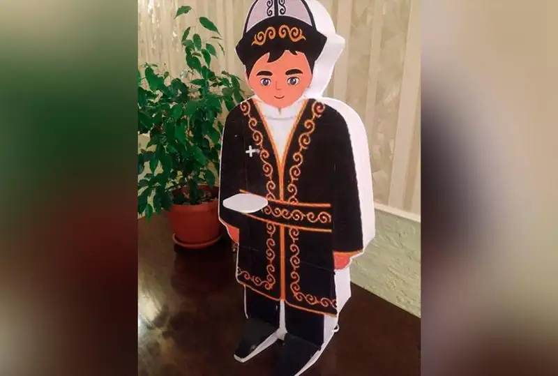 Túrkistandyq oqýshy qymyz quıatyn robot oılap tapty