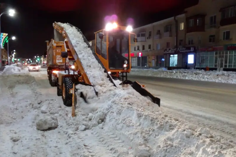 Более 28 тысяч кубометров снега вывезено на полигоны минувшей ночью в Нур-Султане