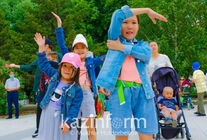 Более 800 мероприятий организуют для детей во время летних каникул в РК