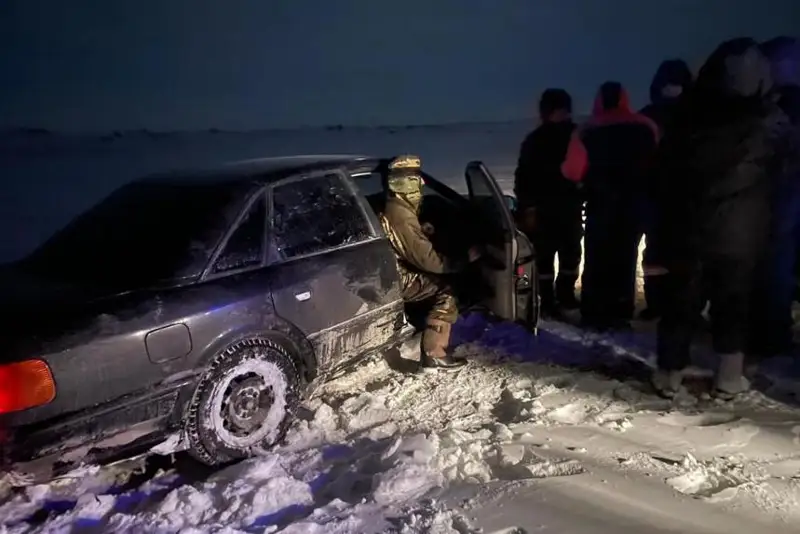 Из снежного плена спасли 35 человек в Костанайской области