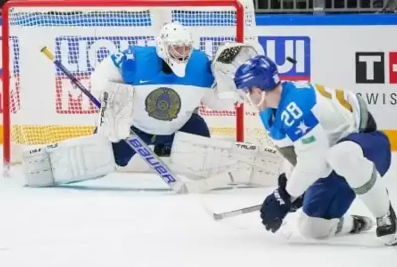 Какое место занимает Казахстан в турнирной таблице после трех матчей на ЧМ по хоккею