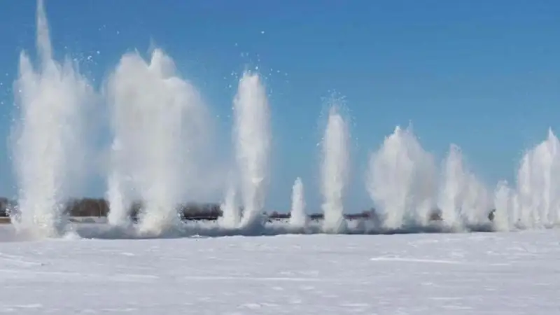 Подготовка к паводку: свыше 900 тысяч кубометров снега вывезли в Акмолинской области