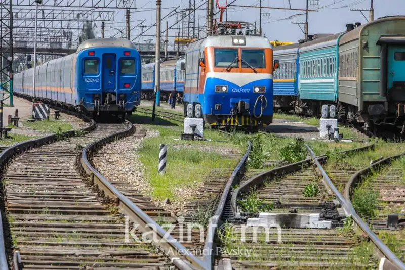 Дополнительные поезда на летний сезон запустят в Казахстане