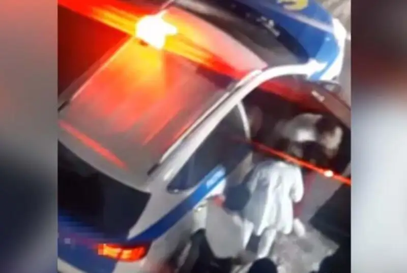 Роды приняли в служебной автомашине полицейские Караганды