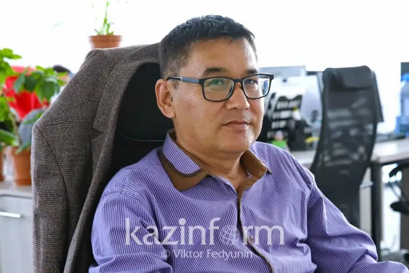 Begabat Uzaqov: Ádebıetti aıtasyz, qazir qasıetti 4 kitapqa da suranys báseńdep ketken