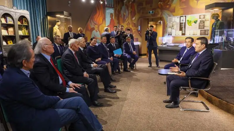 Премьер абайлық зиялы қауыммен Шәкәрімнің мерейтойын ұйымдастыру мәселесін талқылады